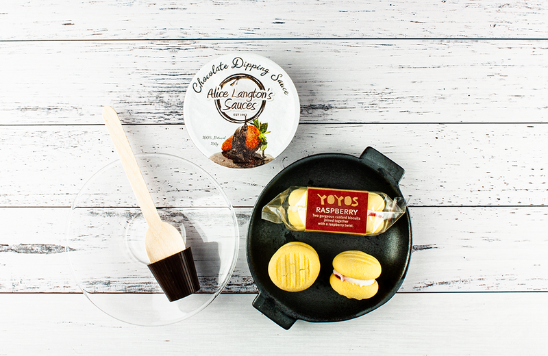 Choc Break - Yoyos, Milk Chocolate Spoon & Chocolate Dipping Sauce