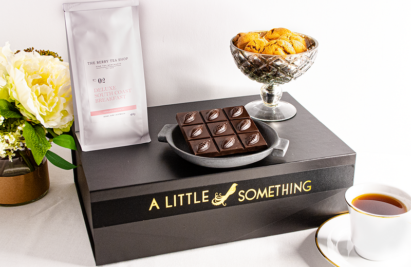 Tea Timeout - Deluxe South Coast Tea with Triple Choc Biscuits & Raspberry Dark Choc Slab